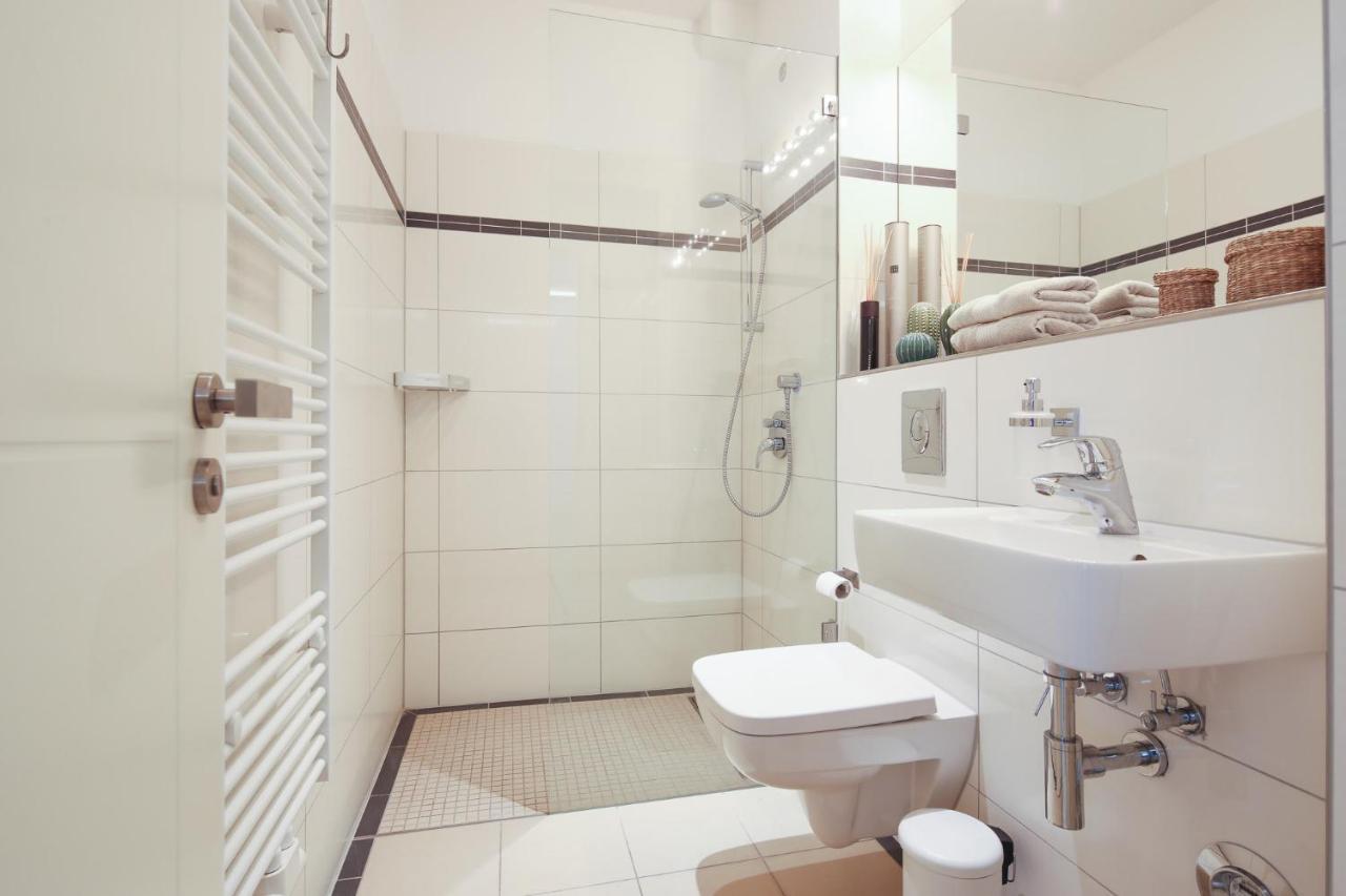 5 Personen Altbau Nahe Kurfuerstendamm - Shakespeare Berlin Bagian luar foto